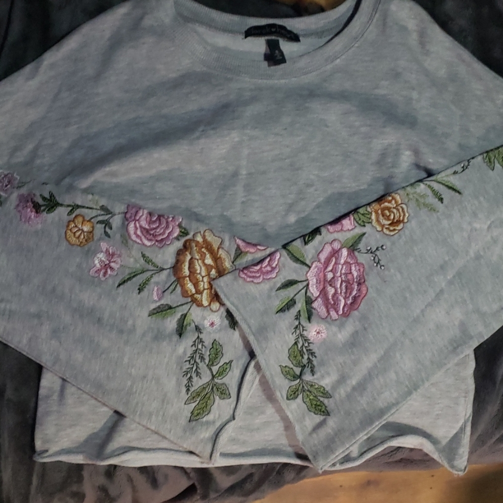 Embroidered bell sleeve crop top